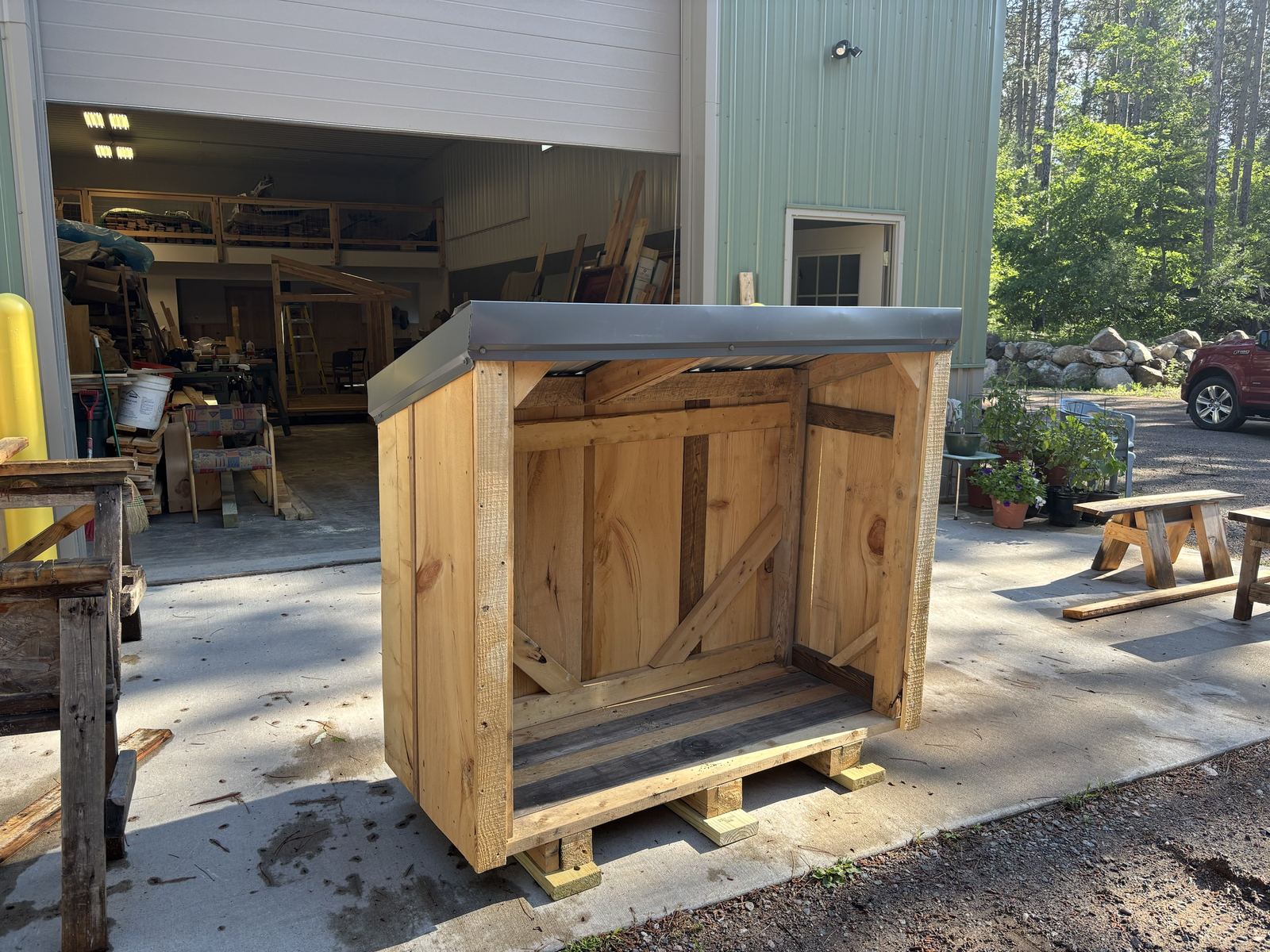 Finished shed outside the shop door, ready to deliver